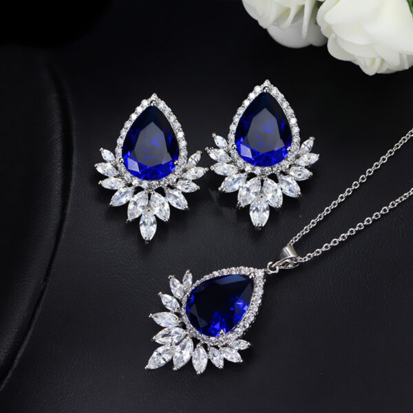 Dove Jewellery Set - Image 3